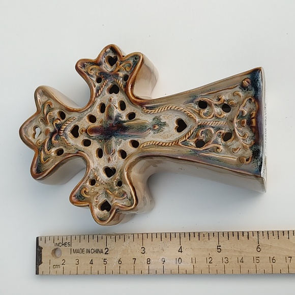 Ceramic Cross - Picture 2 of 12